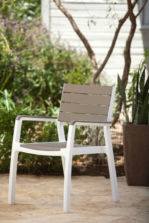 Стул c подлокотниками Гармония (Harmony armchair) белый-капучино в Белоярском - beloyarskiy.mebel24.online | фото 1